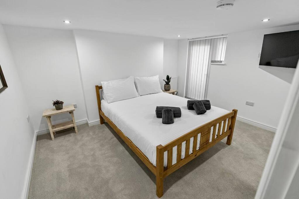 Newly Refurbed, Central Apartment With Free Parking And Hot Tub Lytham St Annes Exterior foto