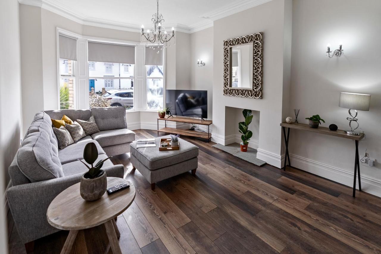 Newly Refurbed, Central Apartment With Free Parking And Hot Tub Lytham St Annes Exterior foto